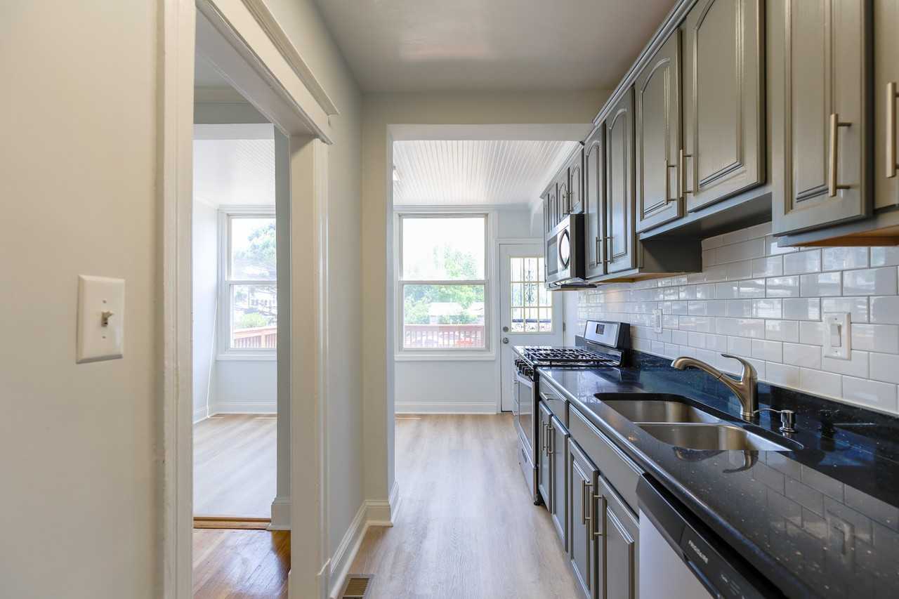 5121 7th St Nw #1 - Photo 6 of 21