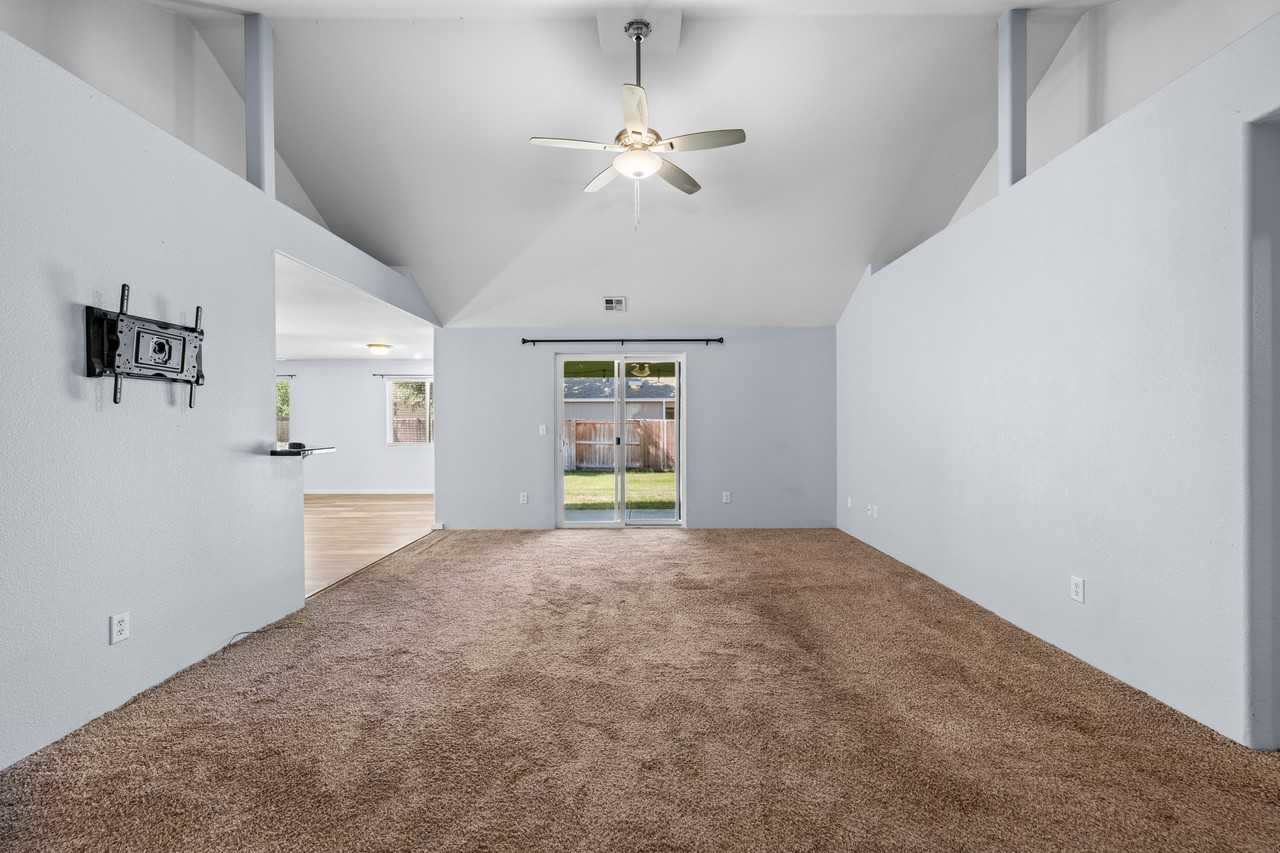 1016 Birmingham St #1 - Photo 5 of 25
