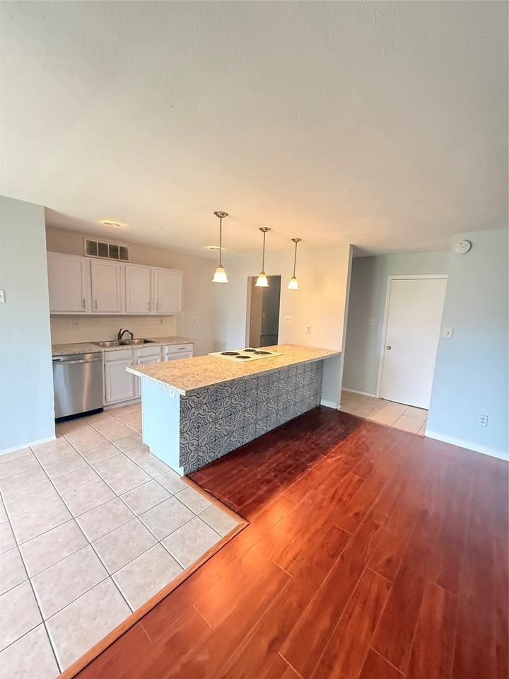 5512 Rutledge Dr - Photo 4 of 19