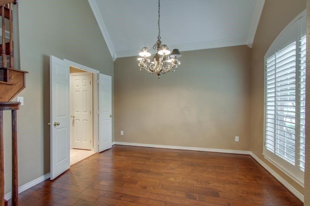 224 Heatherwood Dr - Photo 3 of 21