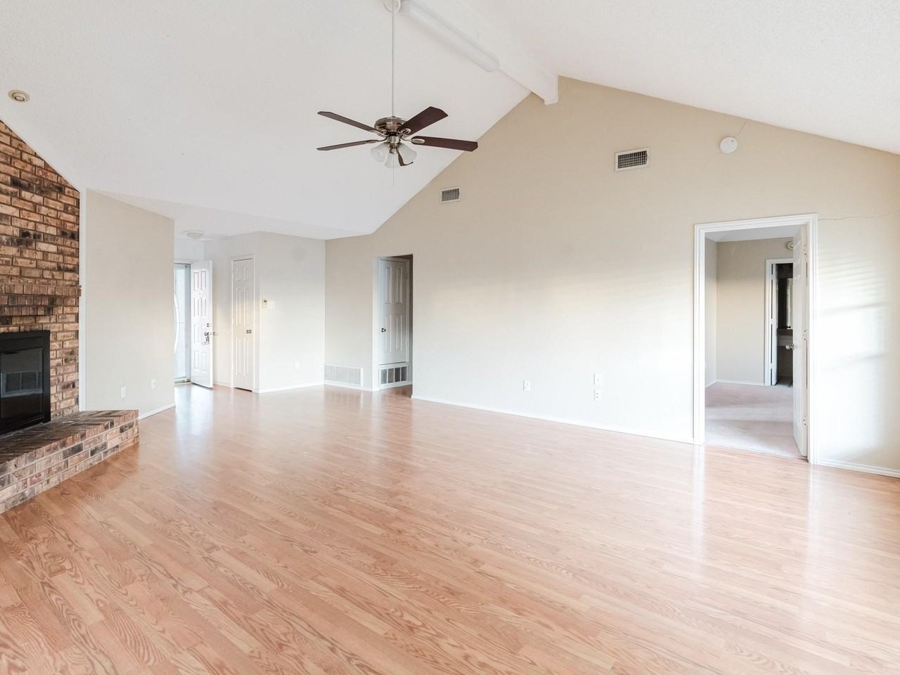 6825 Longleaf Ln - Photo 4 of 24
