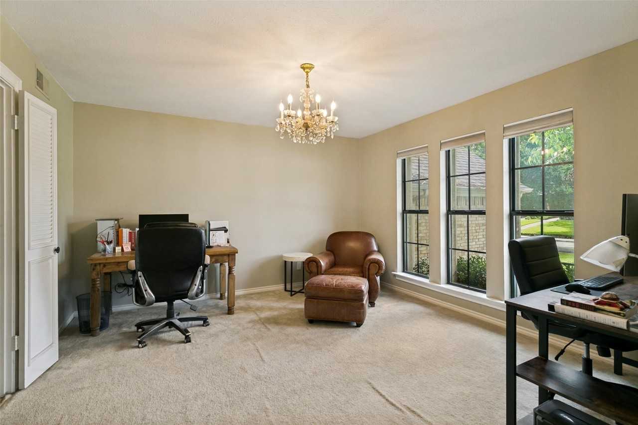 7507 Wellcrest Dr - Photo 5 of 12