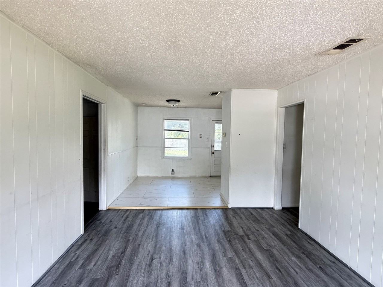 1109 E Inwood Dr - Photo 5 of 18
