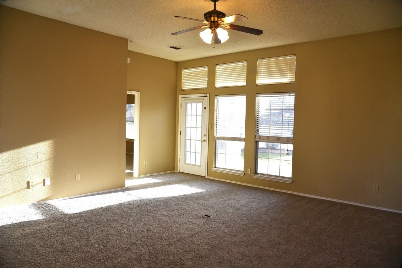 7025 Blalock Dr - Photo 5 of 24
