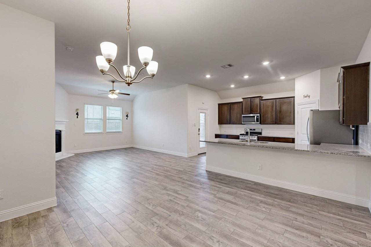 10925 Klondike Ln