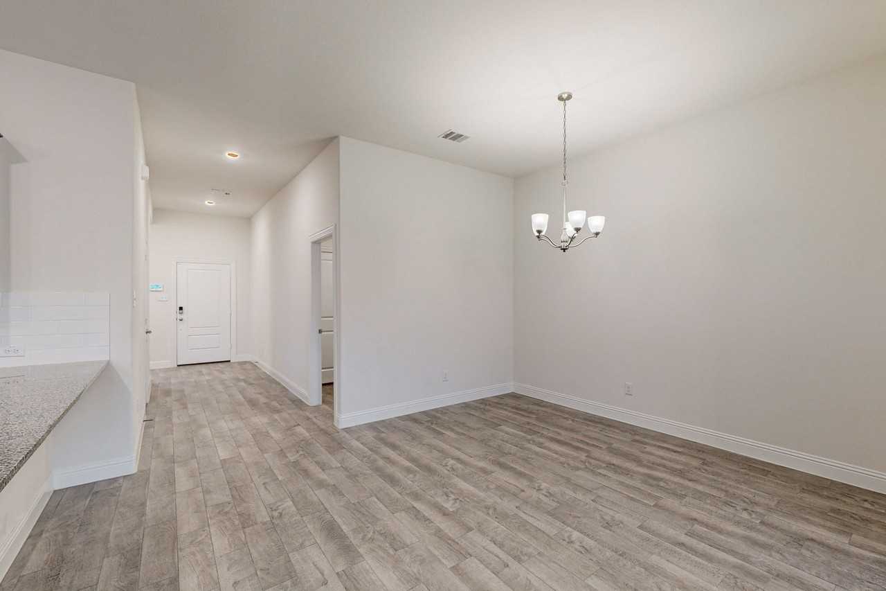 10925 Klondike Ln - Photo 4 of 33