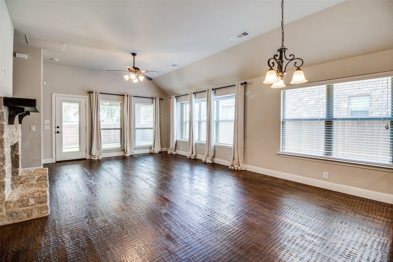 4619 Amesbury - Photo 5 of 25