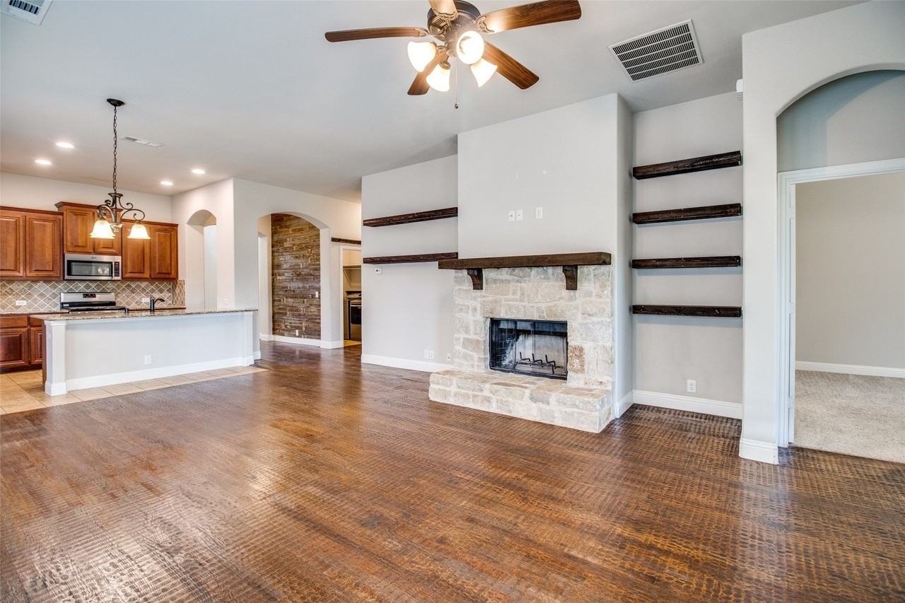 4619 Amesbury - Photo 6 of 25