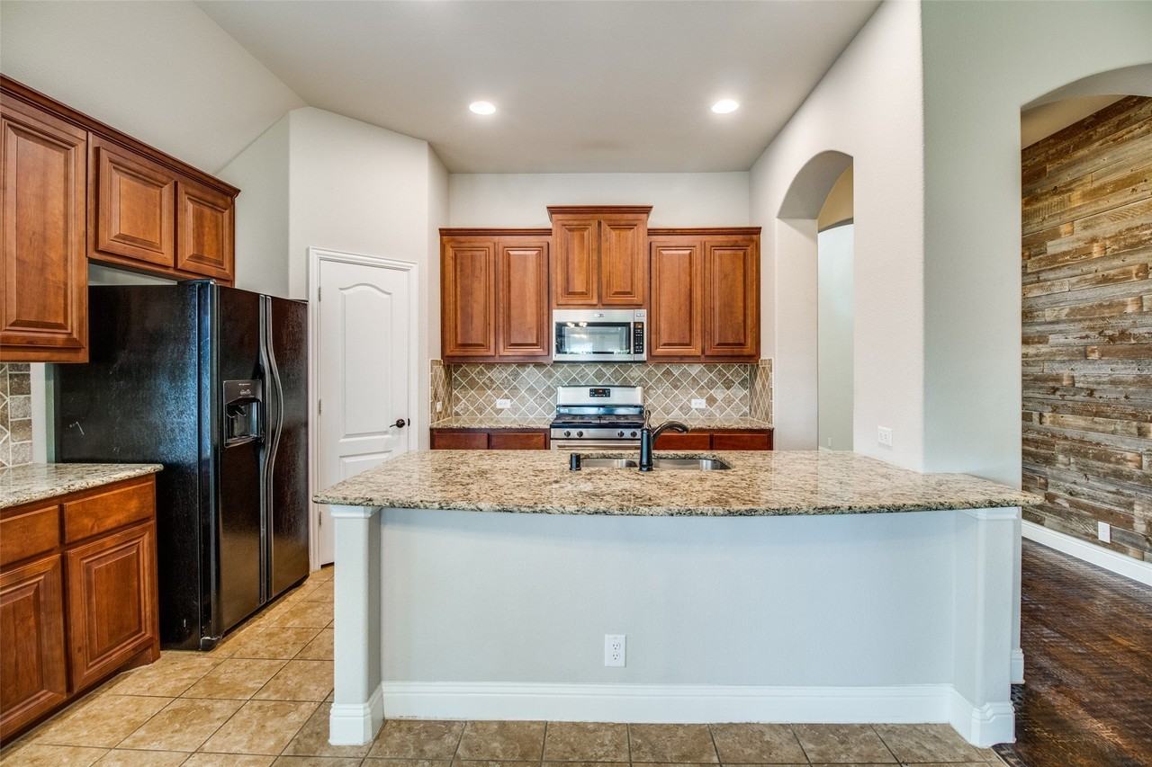 4619 Amesbury - Photo 7 of 25