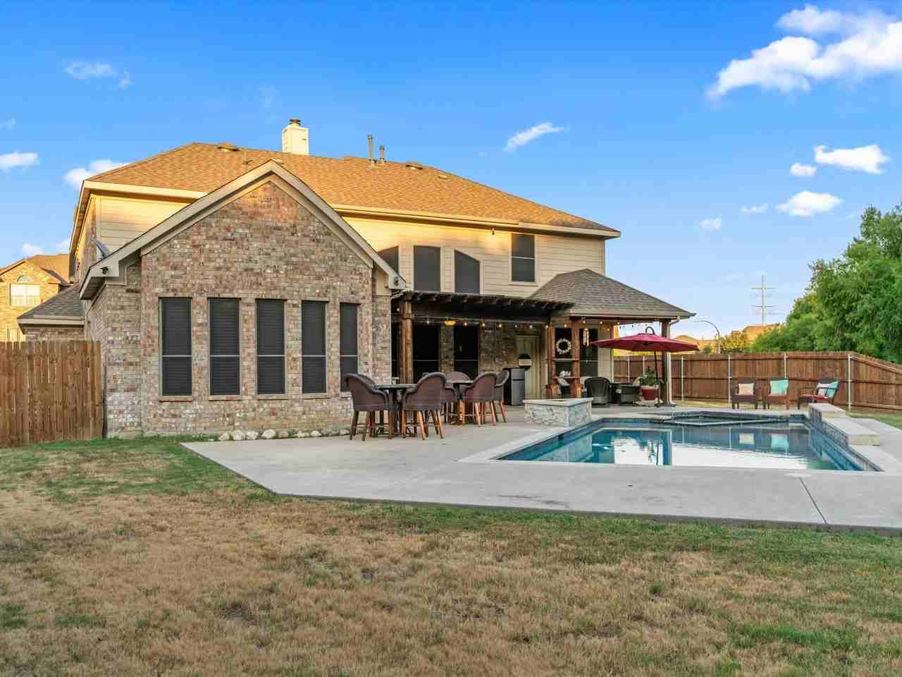5733 Coleto Creek Cir - Photo 6 of 35