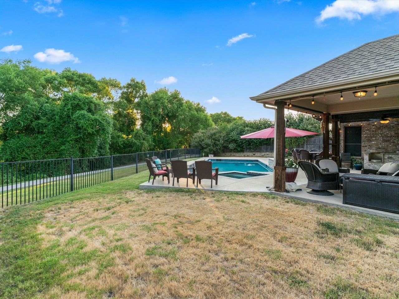 5733 Coleto Creek Cir - Photo 7 of 35