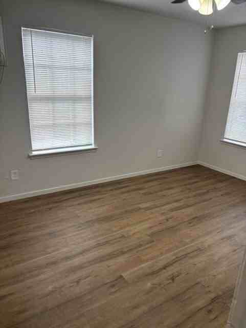 115 W Rogers St - Photo 5 of 6