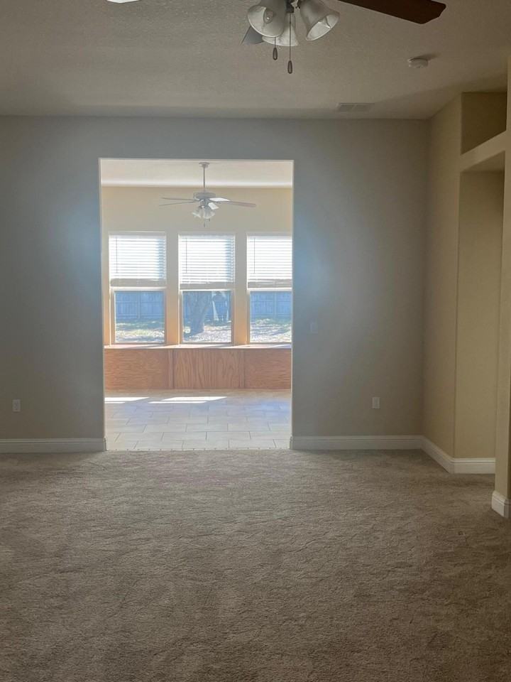 1950 Alamanda Ct - Photo 2 of 15