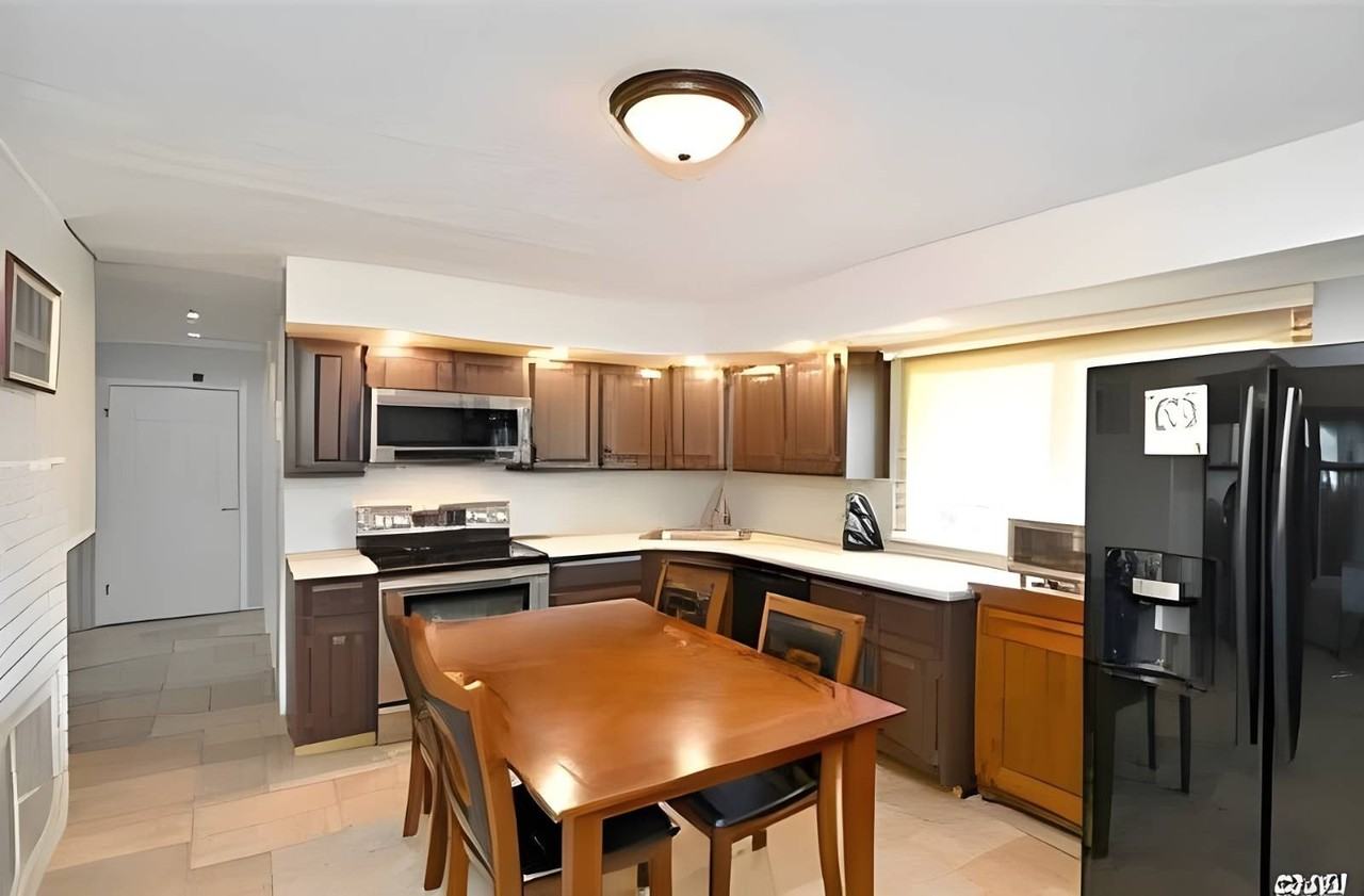 5 Walters Ave #2 - Photo 2 of 8