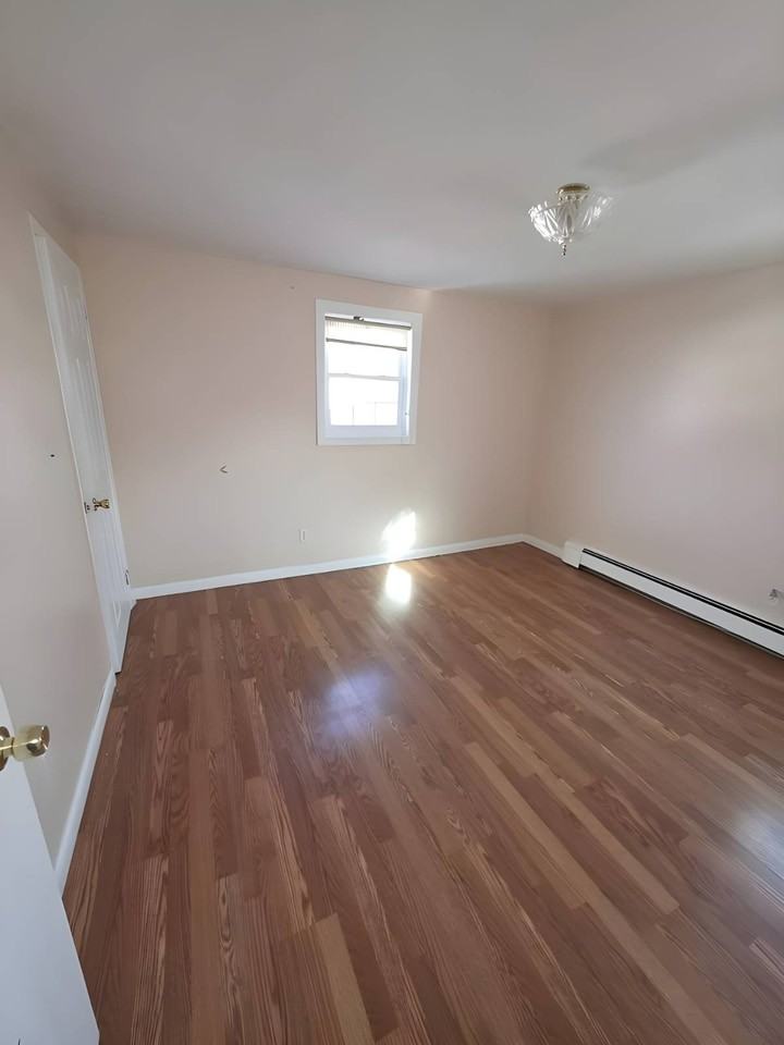 5 Walters Ave #2 - Photo 4 of 8