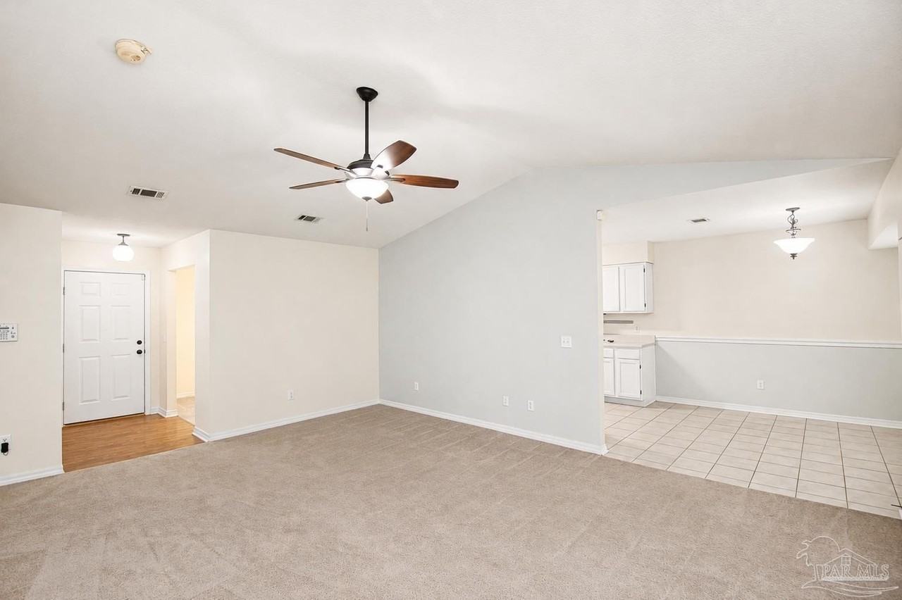 10609 Creek Ridge Dr - Photo 2 of 20