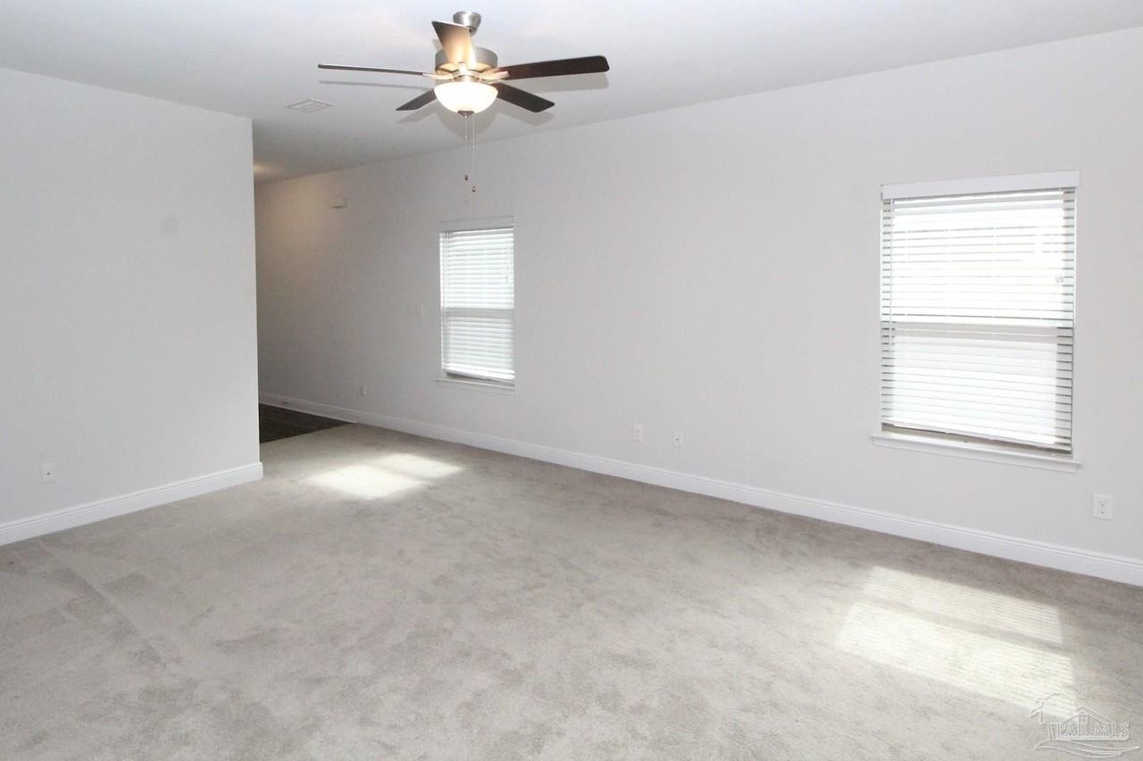 3865 Sandspur Ln - Photo 7 of 29