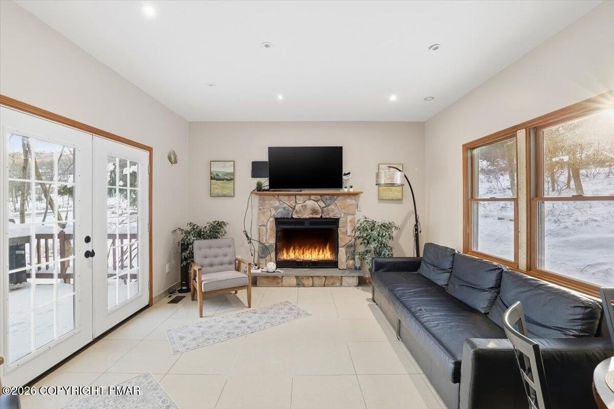 782 Lower Deer Valley Rd - Photo 4 of 35