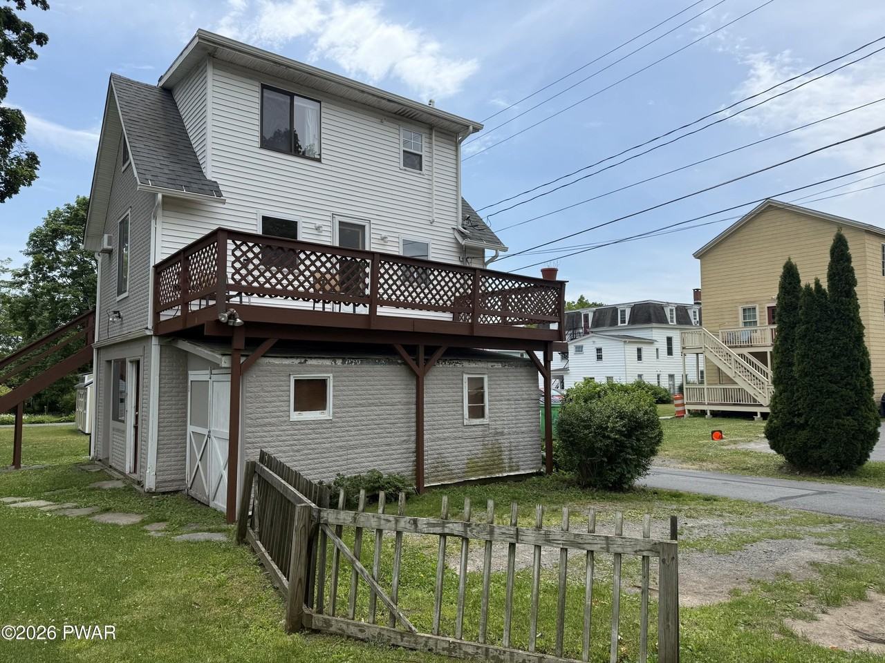203R E Ann St - Photo 4 of 18