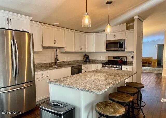 8 Hutchinson Ct - Photo 5 of 15