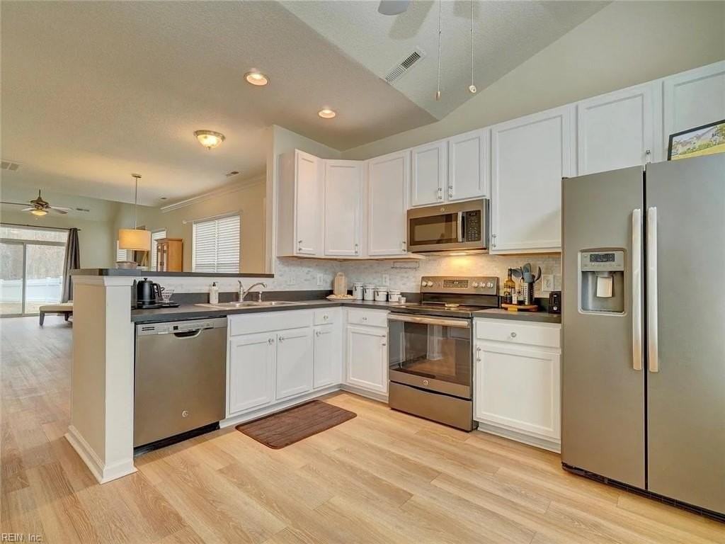 2230 Livingston St - Photo 6 of 26