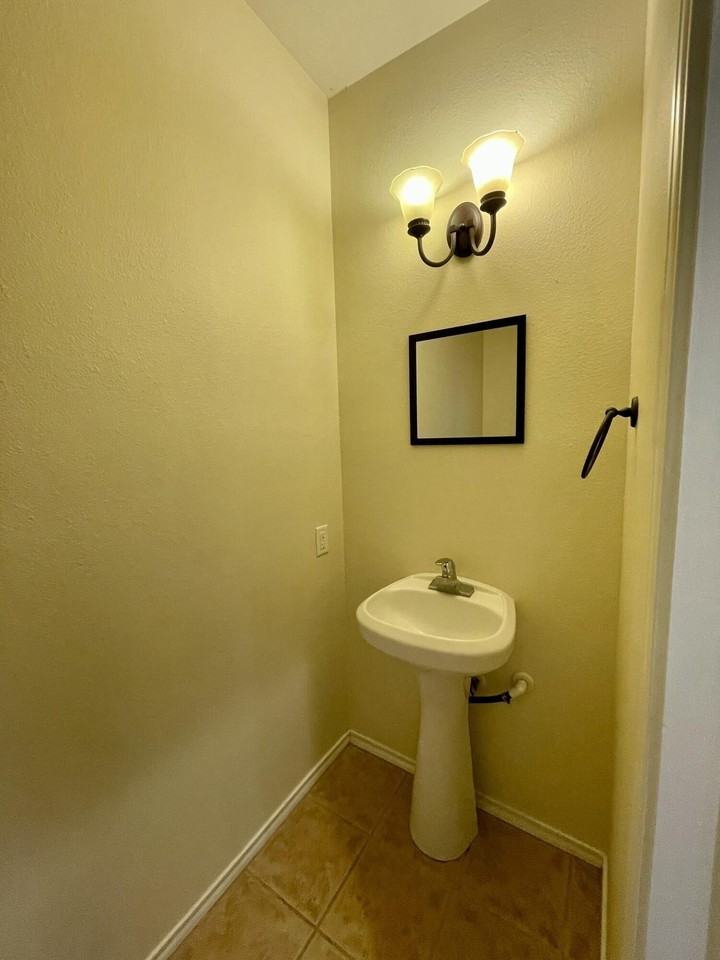 4441 Oak Grove Blvd - Photo 7 of 17