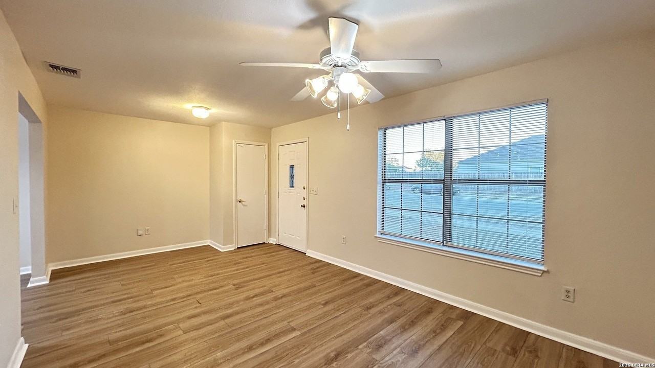 10527 Hunters Pond - Photo 3 of 35