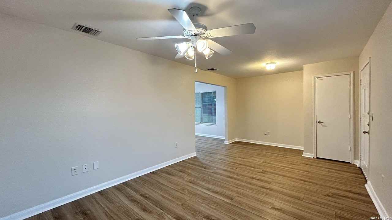 10527 Hunters Pond - Photo 4 of 35