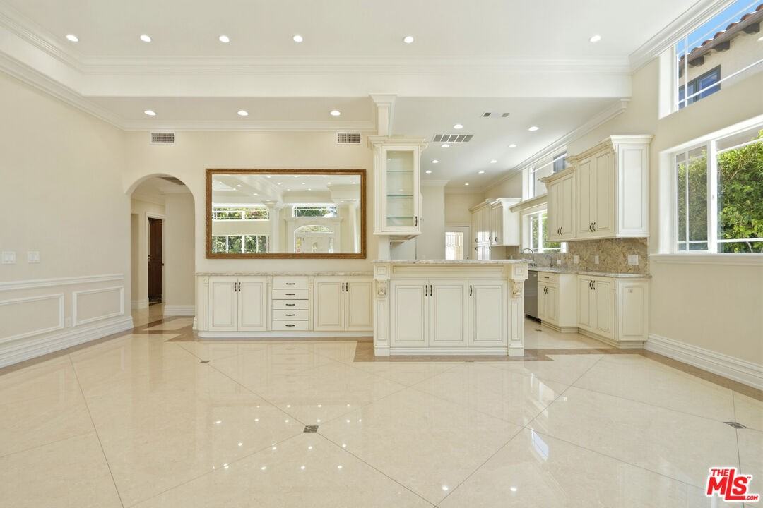 1510 Cardiff Ave - Photo 7 of 8