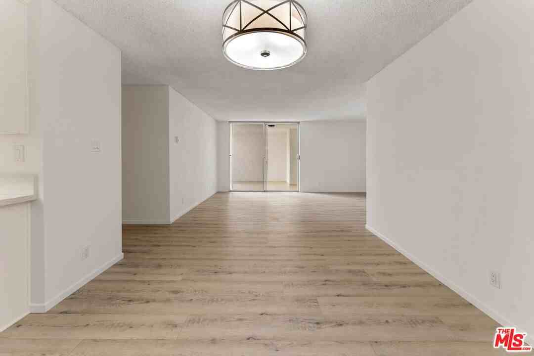 1114 12th St #206 - Photo 7 of 8