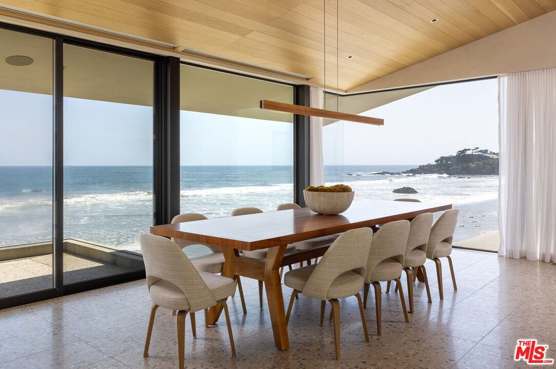 31388 Broad Beach Rd - Photo 3 of 8