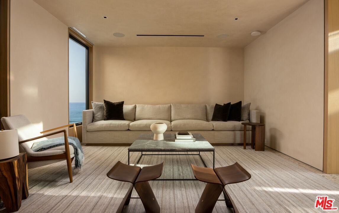 31388 Broad Beach Rd - Photo 5 of 8