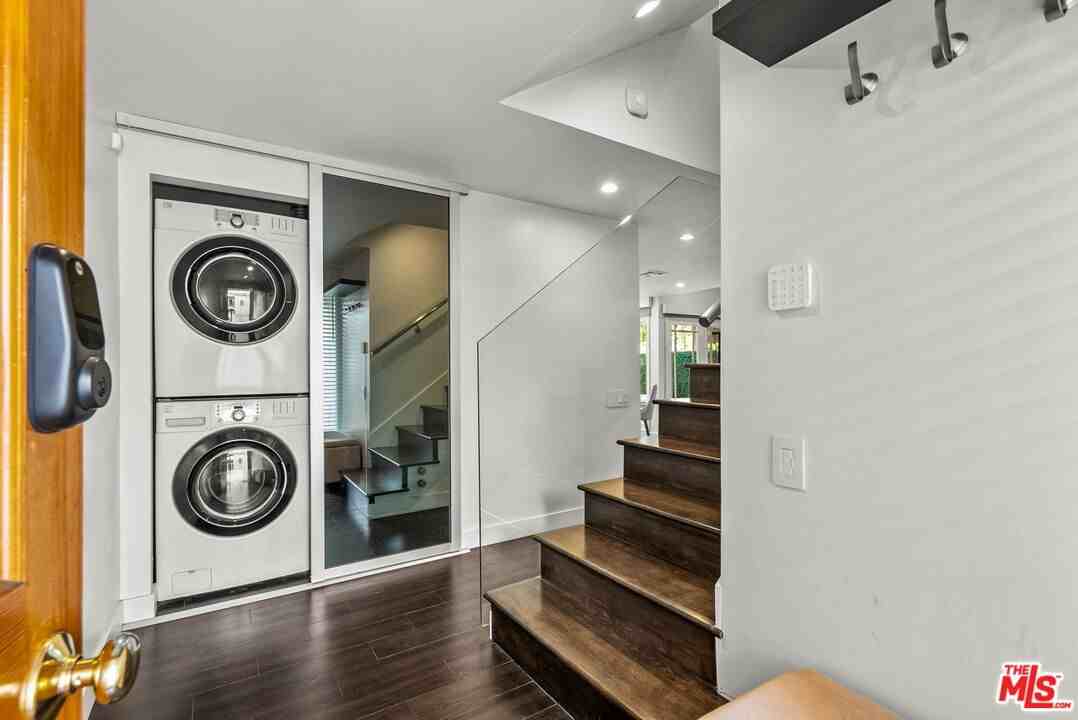 2909 Arizona Ave #15 - Photo 6 of 8