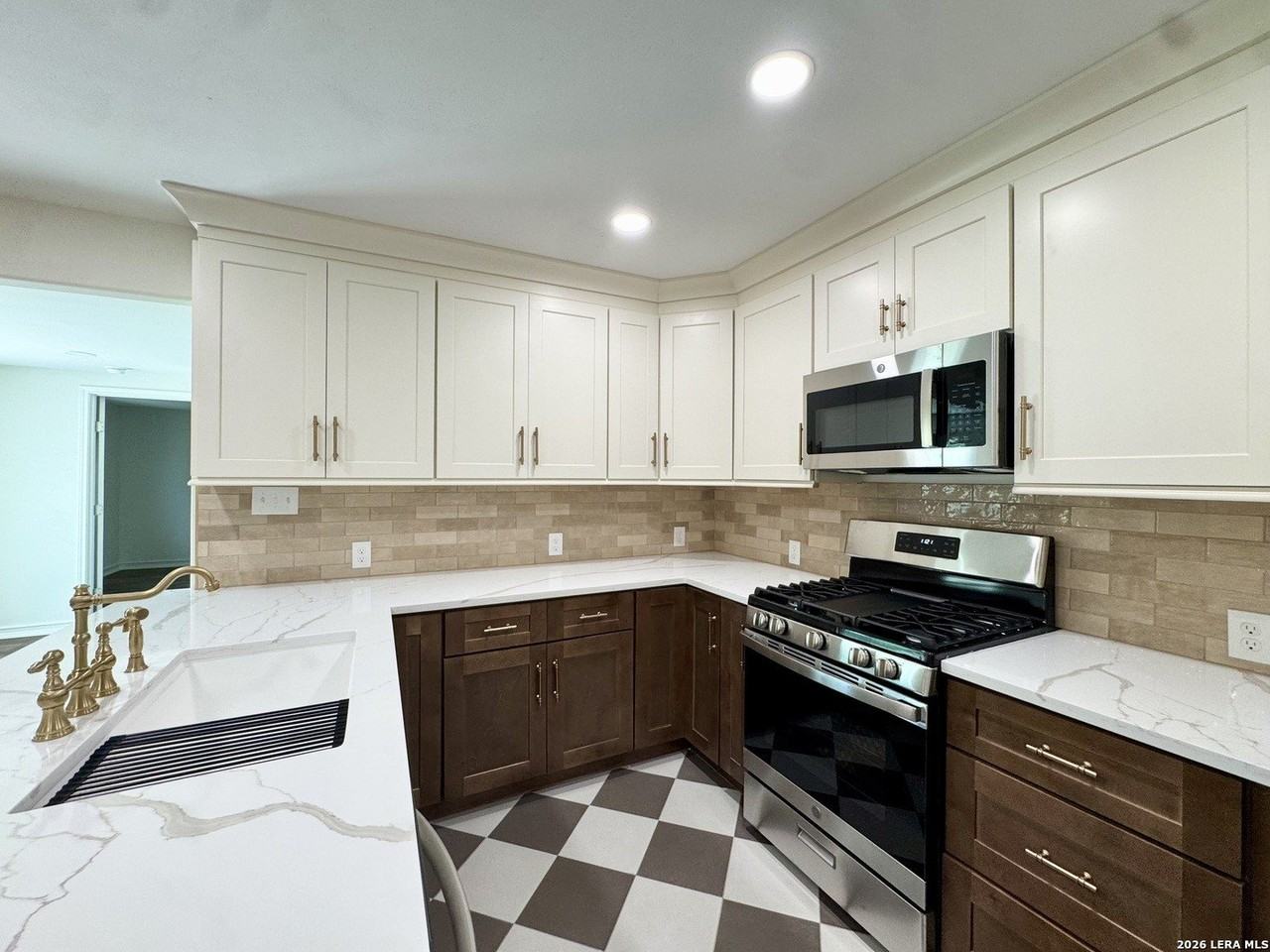 4110 Hunters Gln - Photo 5 of 29
