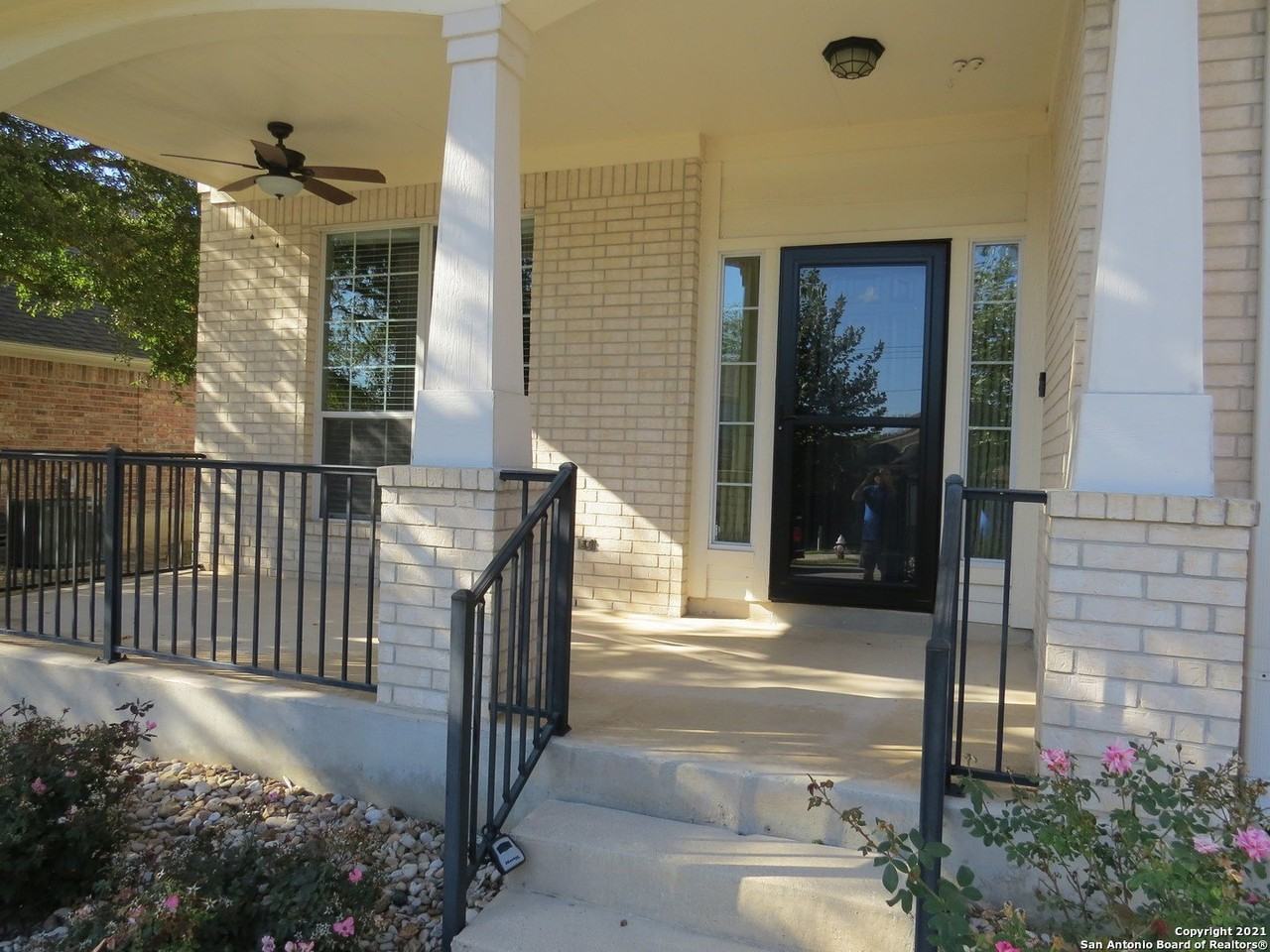 519 Ginsberg Dr - Photo 2 of 29