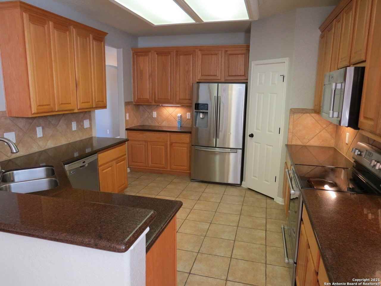 519 Ginsberg Dr - Photo 6 of 29