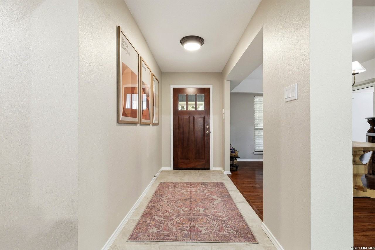 14002 Fairoak Xing - Photo 3 of 27