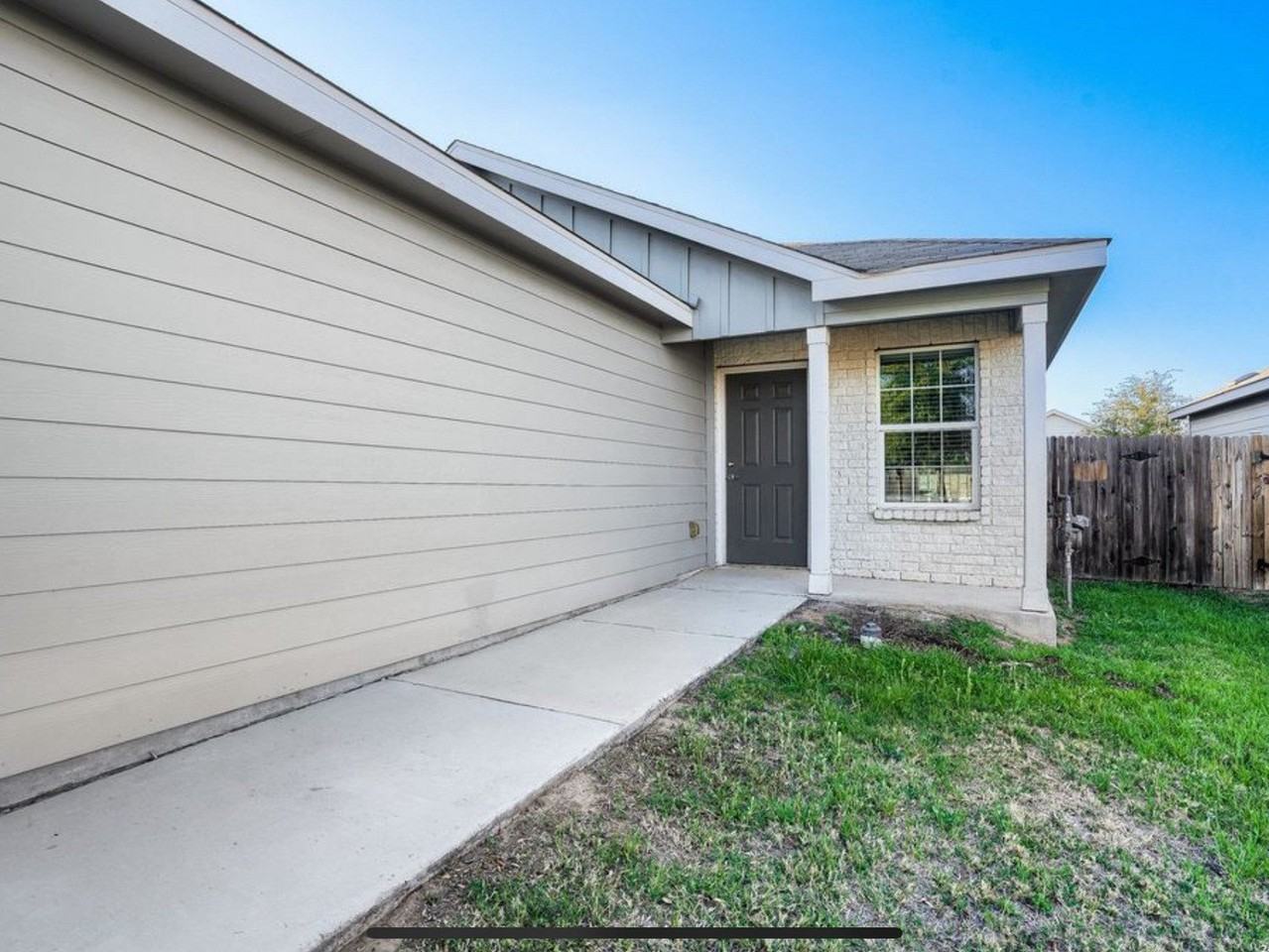 7231 Lavaca Blf - Photo 2 of 11
