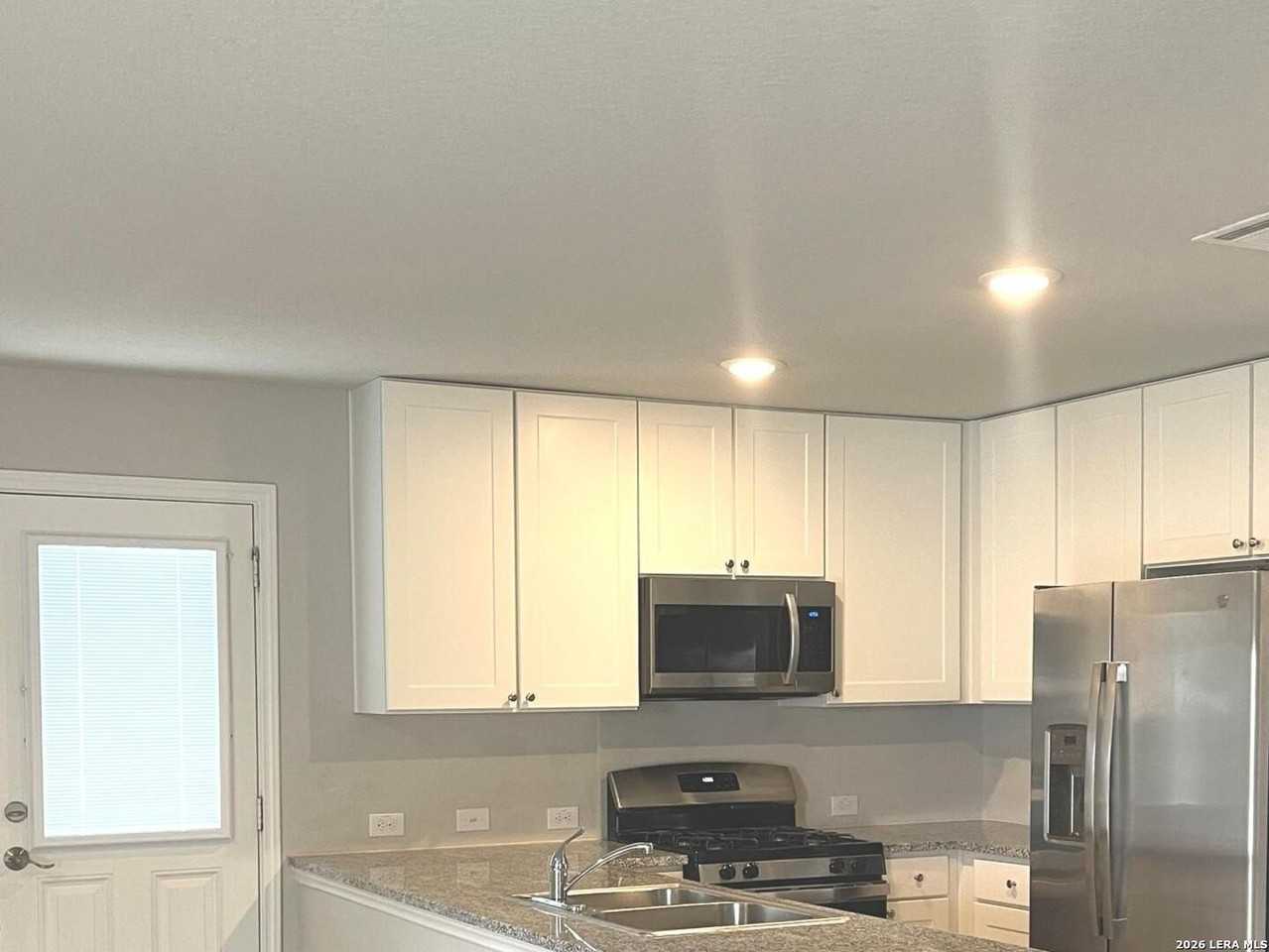 7231 Lavaca Blf - Photo 3 of 11