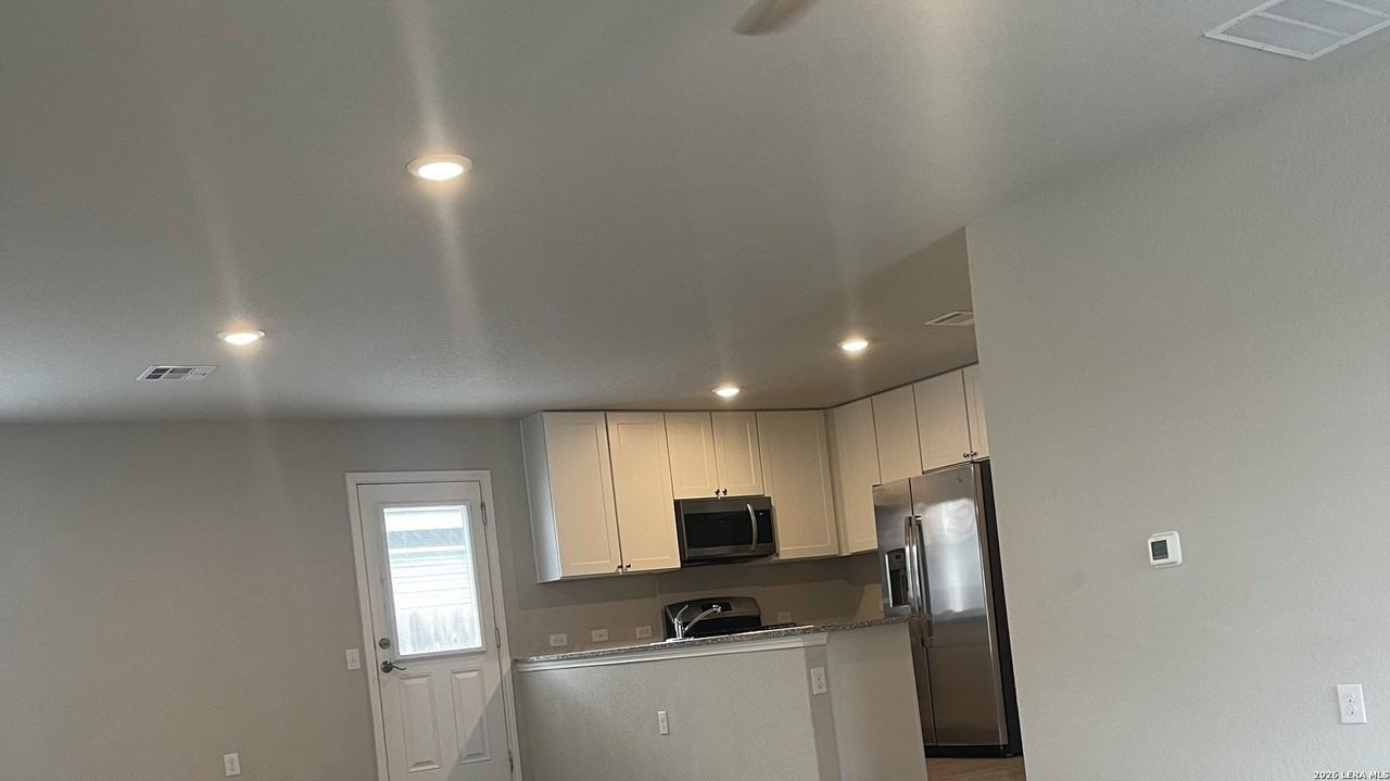 7231 Lavaca Blf - Photo 5 of 11