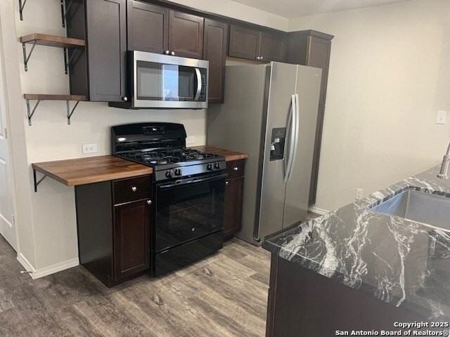 8714 Segura Way - Photo 4 of 10