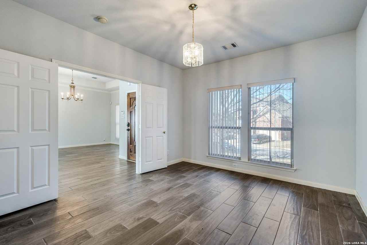 16818 Mossford - Photo 5 of 31