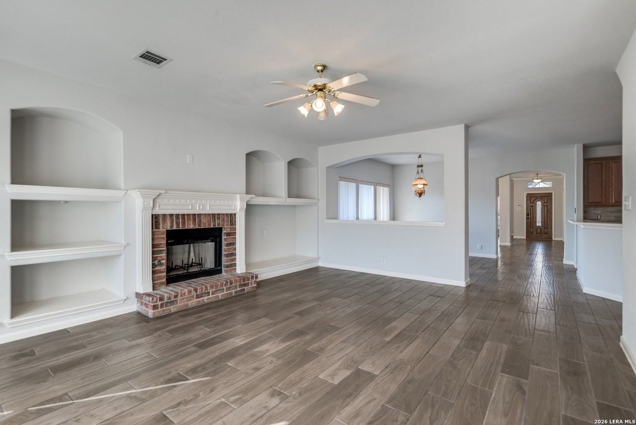 16818 Mossford - Photo 6 of 31