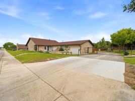 featured image of 515 Oak Park Dr #515