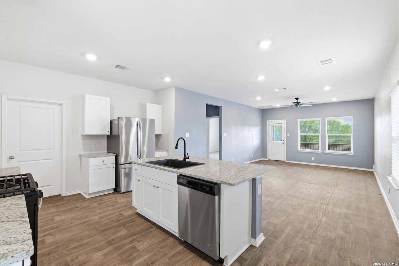 6559 Embankment Rd - Photo 4 of 29