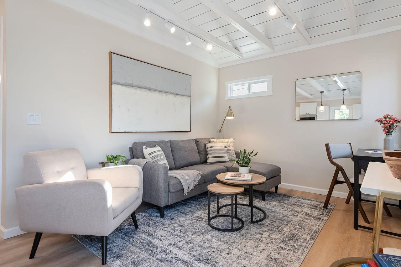 102 N Soledad St #B - Photo 6 of 16
