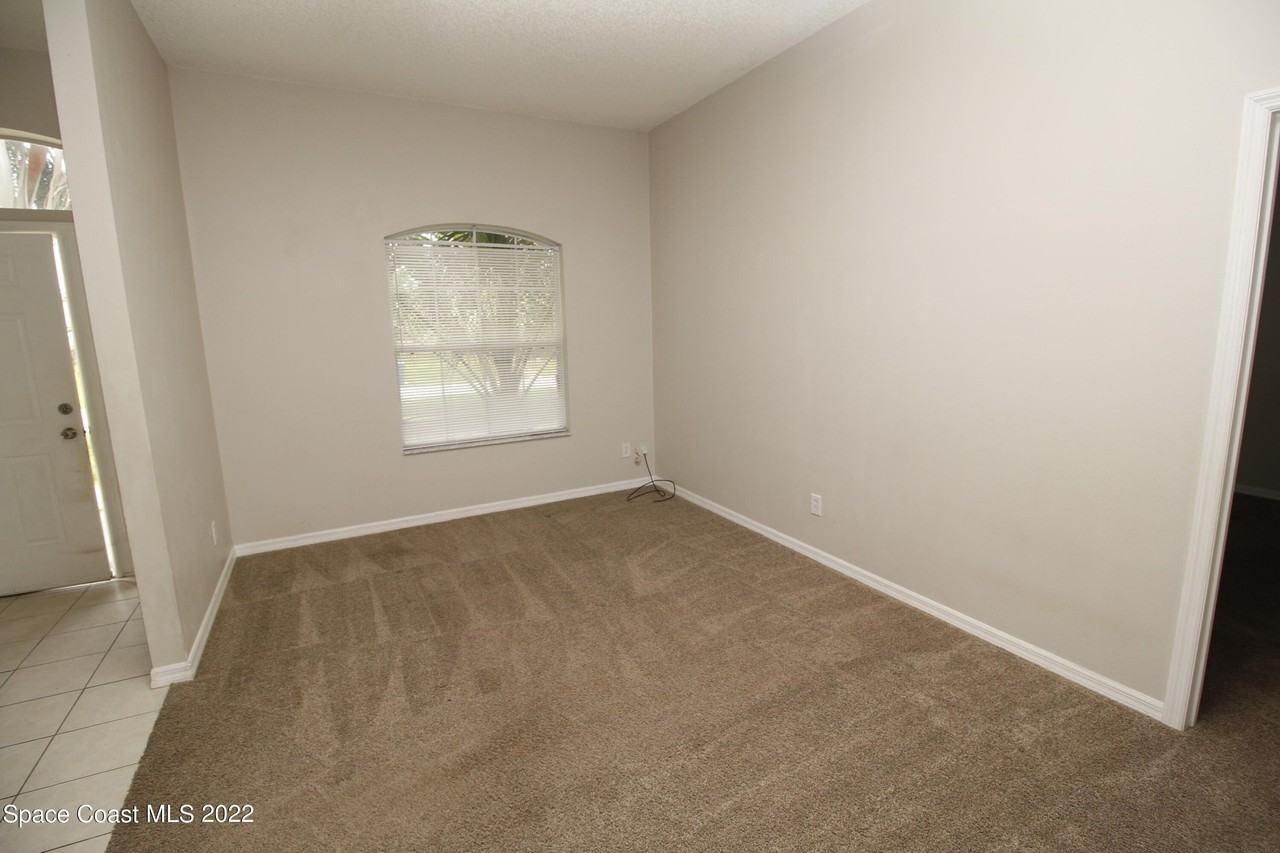 471 Hancock St Sw - Photo 2 of 18