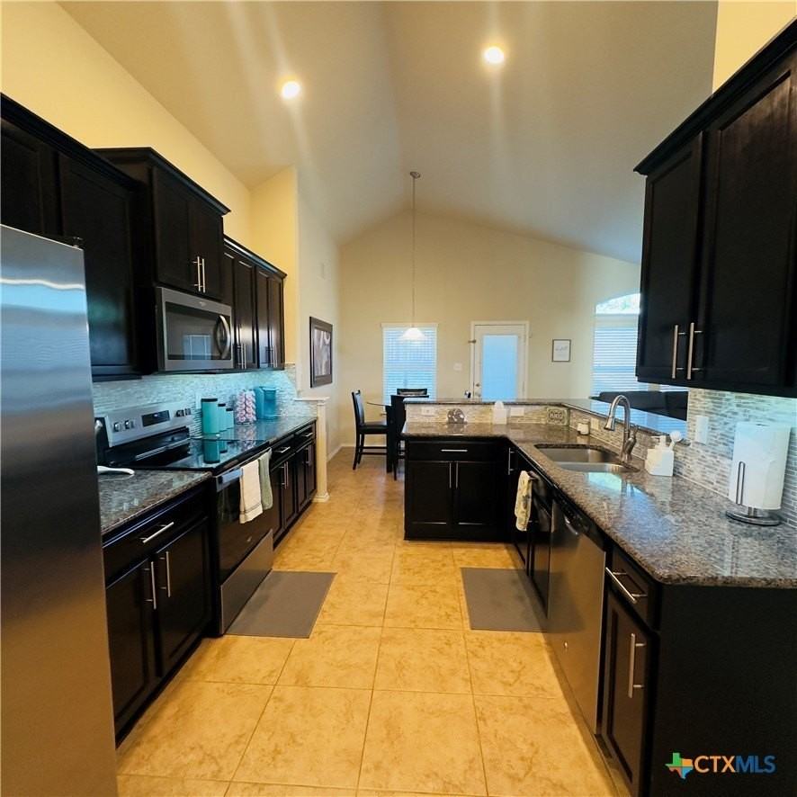 1521 Starlight Dr - Photo 3 of 17