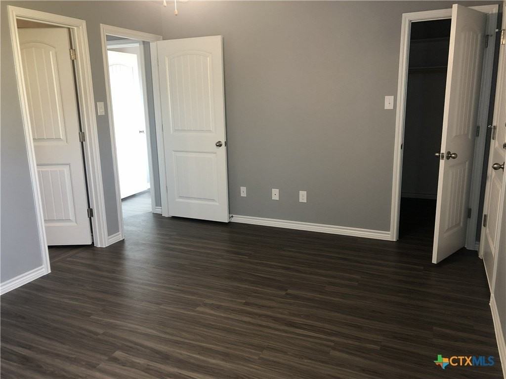 1818 Castroville Trl #B - Photo 7 of 7