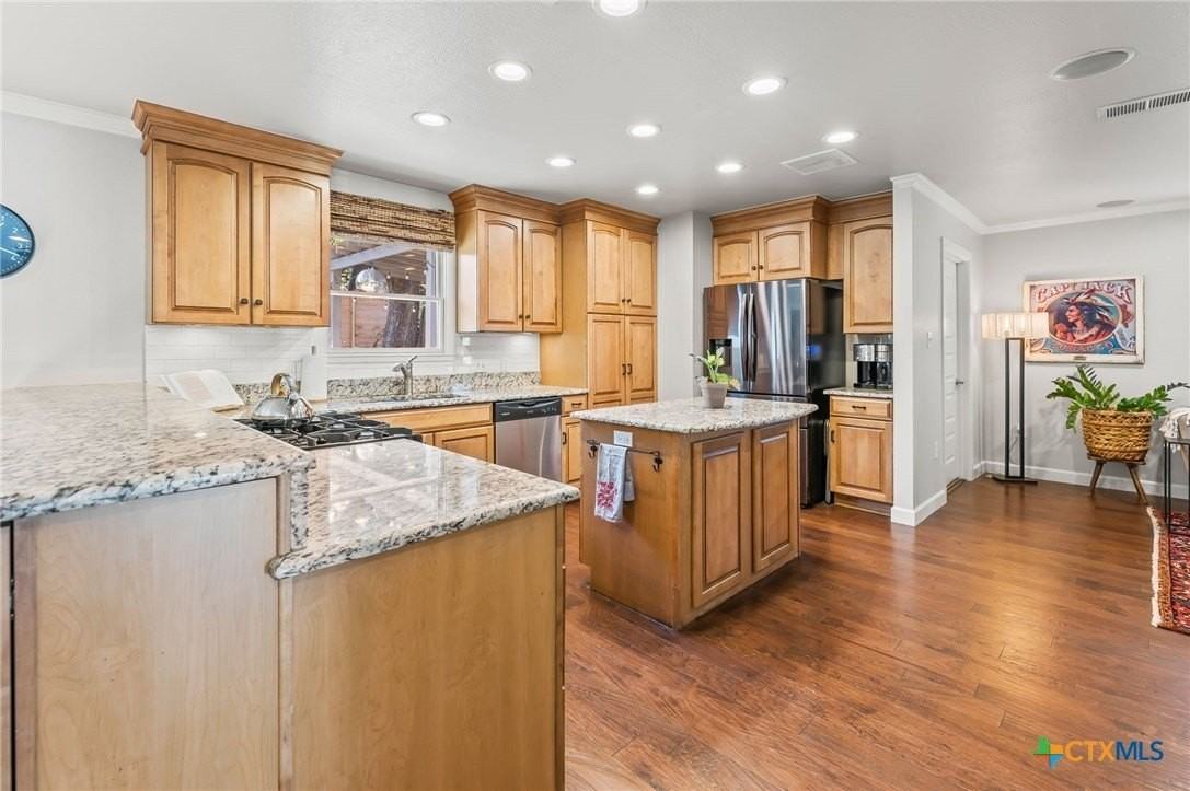 1113 W Oltorf St - Photo 6 of 24